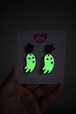 Aretes de fantasma iridiscentes