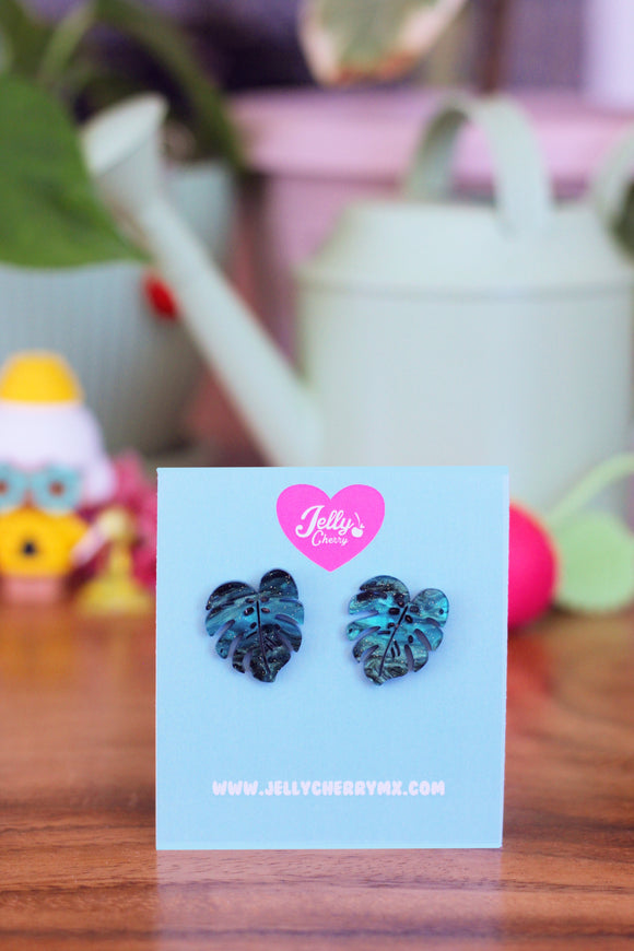 Aretes montera pegaditos